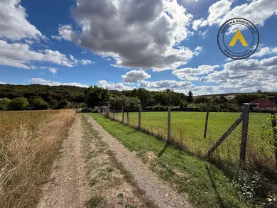 Na predaj pozemok, 124 m², Tepličky