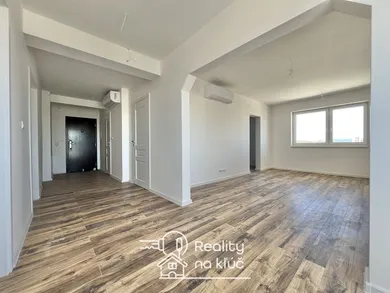 Mieszkania na sprzedaż, 3-pokojowe, Lučenec · €185 000