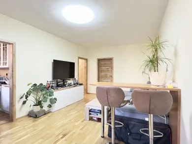 Na predaj 3-izbový byt, 69 m², Pezinok, Bystrická