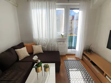 Na prenájom 2-izbový byt, 39 m², Bratislava-Staré Mesto, Dunajská