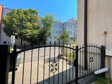 Na predaj 2-izbový byt, 54 m², Bratislava-Staré Mesto, Koreničova