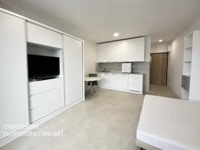 Na prenájom 1-izbový byt, 26 m², Trnava, -