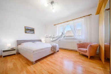 Na predaj 9-izbový dom, 288 m², Biskupice