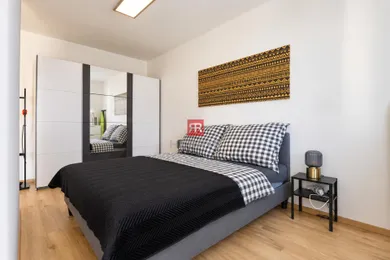 Na prenájom 2-izbový byt, 40 m², Bratislava-Devínska Nová Ves