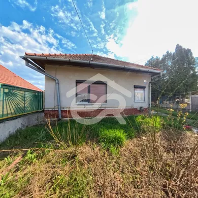 Domy na sprzedaż, 5-pokojowe, Vráble · €105 000