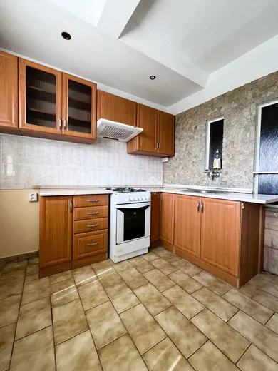 Na predaj 1-izbový byt, 36 m², Levice, Perecká ul.