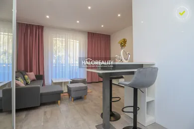 Mieszkania na wynajem, 2-pokojowe, Považská Bystrica · €500