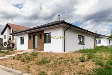 Domy na sprzedaż, Cabaj-Čápor · €265 000