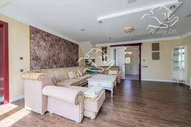 Na predaj 5-izbový dom, 220 m², Šamorín