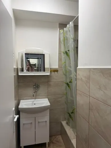 Na prenájom 1-izbový byt, 42 m², Bratislava-Vrakuňa, Stavbárska