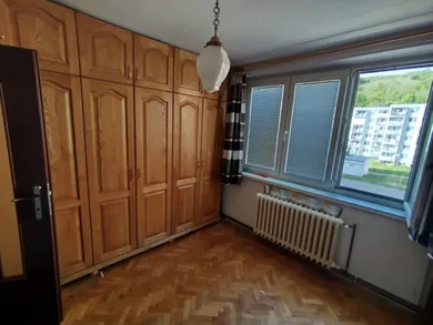 Na predaj 4-izbový byt, 76 m², Trenčianske Teplice, Štvrť SNP