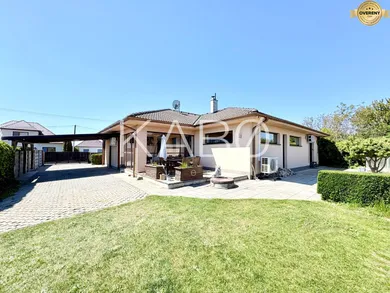 Domy na sprzedaż, 5-pokojowe, Cabaj-Čápor · €279 990
