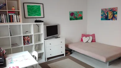 Na prenájom 1-izbový byt, 25 m², Bratislava-Staré Mesto, Križkova