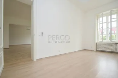 Na prenájom 4-izbový byt, 220 m², Bratislava-Staré Mesto, Gorkého