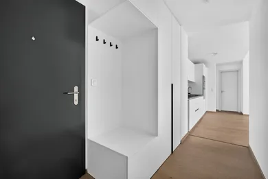 Na prenájom 2-izbový byt, 56 m², Bratislava-Staré Mesto, Pribinova