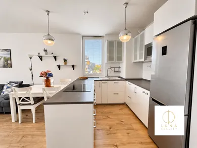 Na prenájom 2-izbový byt, 48 m², Bratislava-Petržalka, Béžová