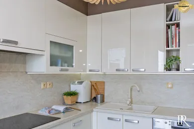 Na predaj 3-izbový byt, 70 m², Bratislava-Petržalka, Kapicova