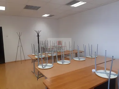 Na prenájom komerčné, 36 m², Bratislava-Nové Mesto, Pluhová