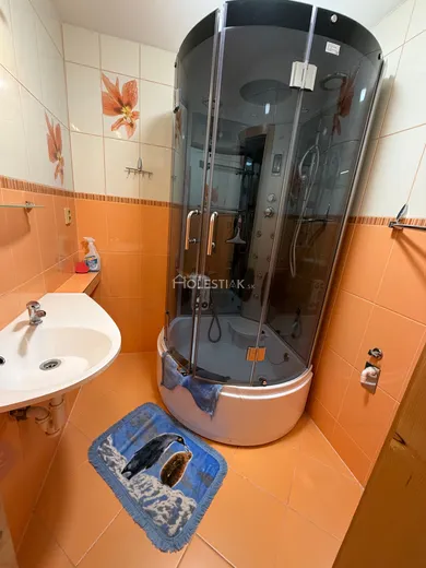 Na predaj 3-izbový byt, 72 m², Čadca, Komenského