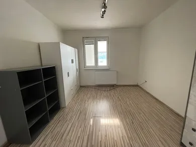 Na predaj 3-izbový byt, 62 m², Hurbanovo, Nová