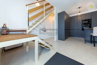 Na predaj 3-izbový byt, 84 m², Veľký Biel, Malobielska