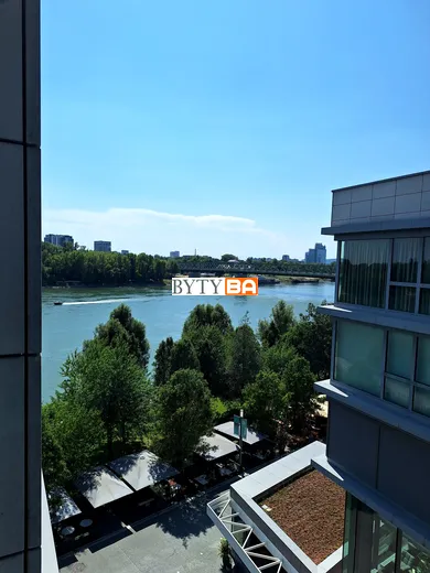 Na prenájom komerčné, 63 m², Bratislava-Ružinov, Pribinova