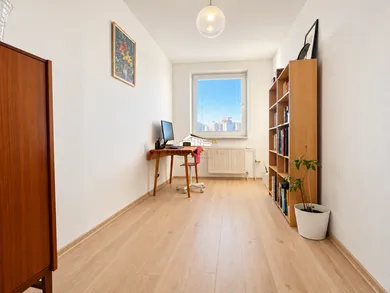 Na prenájom 4-izbový byt, 85 m², Bratislava-Petržalka, Jiráskova