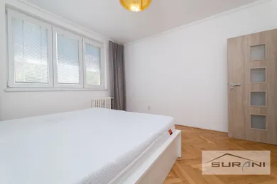 Na prenájom 2-izbový byt, 54 m², Bratislava-Ružinov, Muškátová