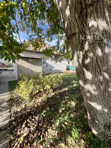 Na predaj 2-izbový dom, 60 m², Strekov