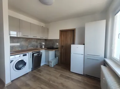 Byty na prenájom 1-izbový, Banská Bystrica · €530
