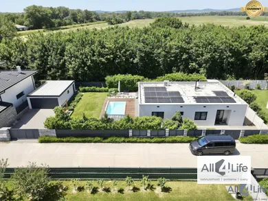 Na predaj 4-izbový dom, 132 m², Moravany nad Váhom