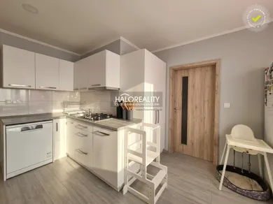 Na predaj 3-izbový byt, 78 m², Sereď