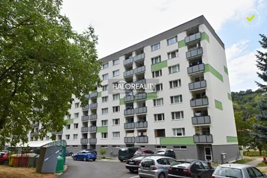Byty na predaj 3-izbový, Nová Baňa · €125 000