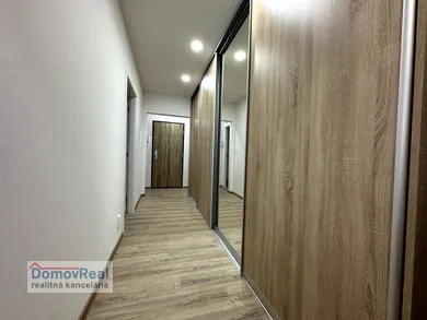 Na prenájom 2-izbový byt, 50 m², Bratislava-Rača, Pri Šajbách