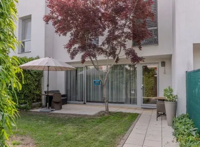 Domy na wynajem, Bratislava-Nové Mesto · €1800