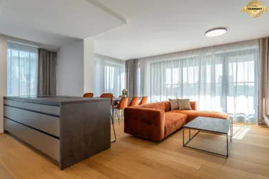 Na predaj 4-izbový byt, 94 m², Bratislava-Ružinov, Mierová
