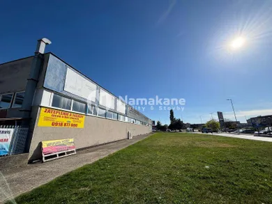 Na predaj objekt, 230 m², Nové Zámky, Športová