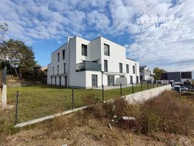 Na predaj 3-izbový byt, Bratislava-Karlova Ves, Staré grunty
