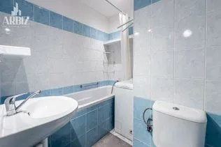 Na prenájom 2-izbový byt, 48 m², Bratislava-Petržalka, Fedinova