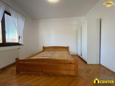 Na prenájom 2-izbový byt, 49 m², Komárno