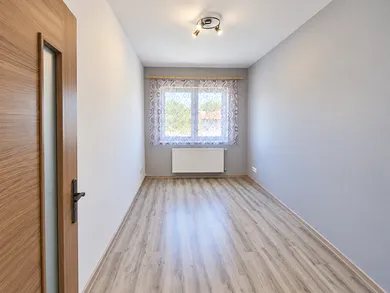 Na predaj 3-izbový dom, 150 m², Komoča