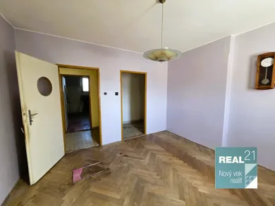 Na predaj 2-izbový byt, 68 m², Púchov, 1. mája
