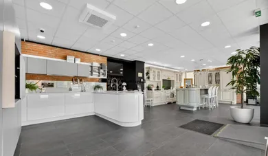 Na predaj komerčné, 238 m², Bratislava-Ružinov, Pestovateľská