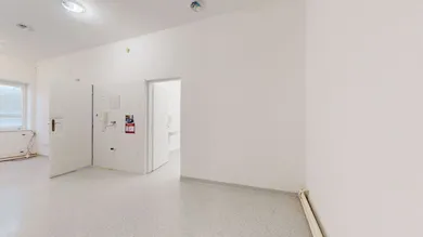 Na prenájom komerčné, 16 m², Trnava, Ulica Kalinčiakova