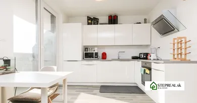 Na predaj 3-izbový byt, 67 m², Bratislava-Petržalka, Údernícka