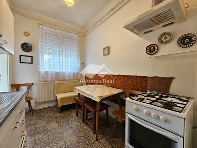 Na predaj 3-izbový dom, 80 m², Léh