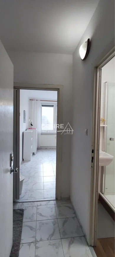 Na prenájom 1-izbový byt, 38 m², Nitra, Alexyho