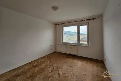 Na predaj 4-izbový byt, 86 m², Ilava, Medňanská