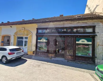 Lokale komercyjne na sprzedaż, Komárno · €288 000