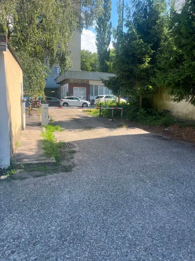 Obiekty na sprzedaż, Bratislava-Karlova Ves · €53 000